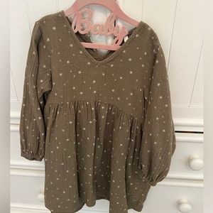 Green and cream star detailed little girl Rylee + Cru dress size 4-5